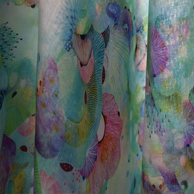 Os tecidos de algodão luxuosos do poliéster iluminam - o Ramie tecido floral azul das calças do vestido