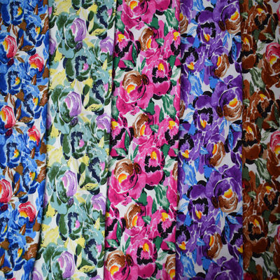 Digitas lisas que imprimem a tela de seda 45S*45S do vestido floral do jacquard de rayon
