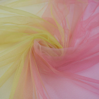 A saia DIY da menina da decoração de Mesh Fabric do tule do banquete de casamento veste Polyeste 100%