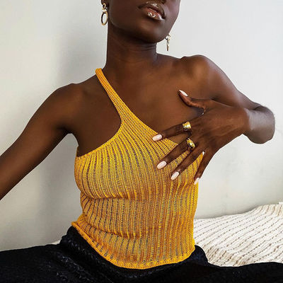 Mulher emendada irregular apertada sustentável do t-shirt da blusa