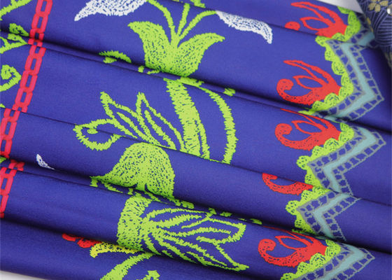 O poliéster grande da flor imprimiu a tela para acessórios da decoração