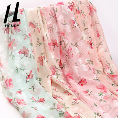 Poliésteres chiffon tecidos da luz da tela do tule do estilo textura macia fresca pequena florais para o vestido